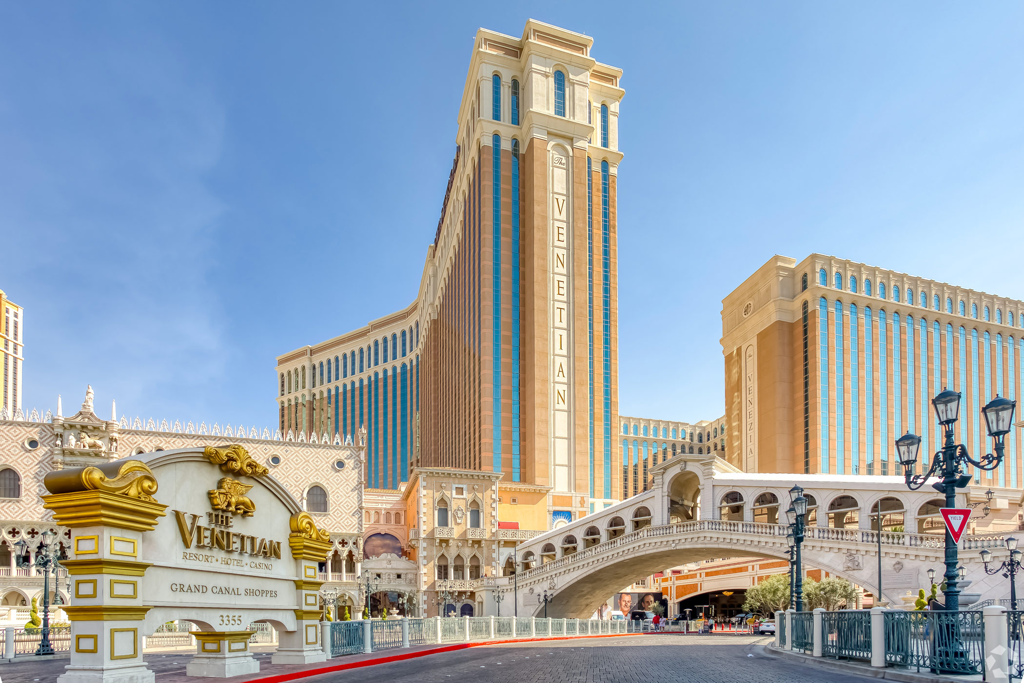When considering how to handle larger groups of guests traveling together to Las Vegas, the owner and designers of the Venetian Las Vegas opted to go with larger rooms to accommodate more guests than make the rooms smaller to discourage the practice, allowing the rooms to attract more types of groups. (CoStar)