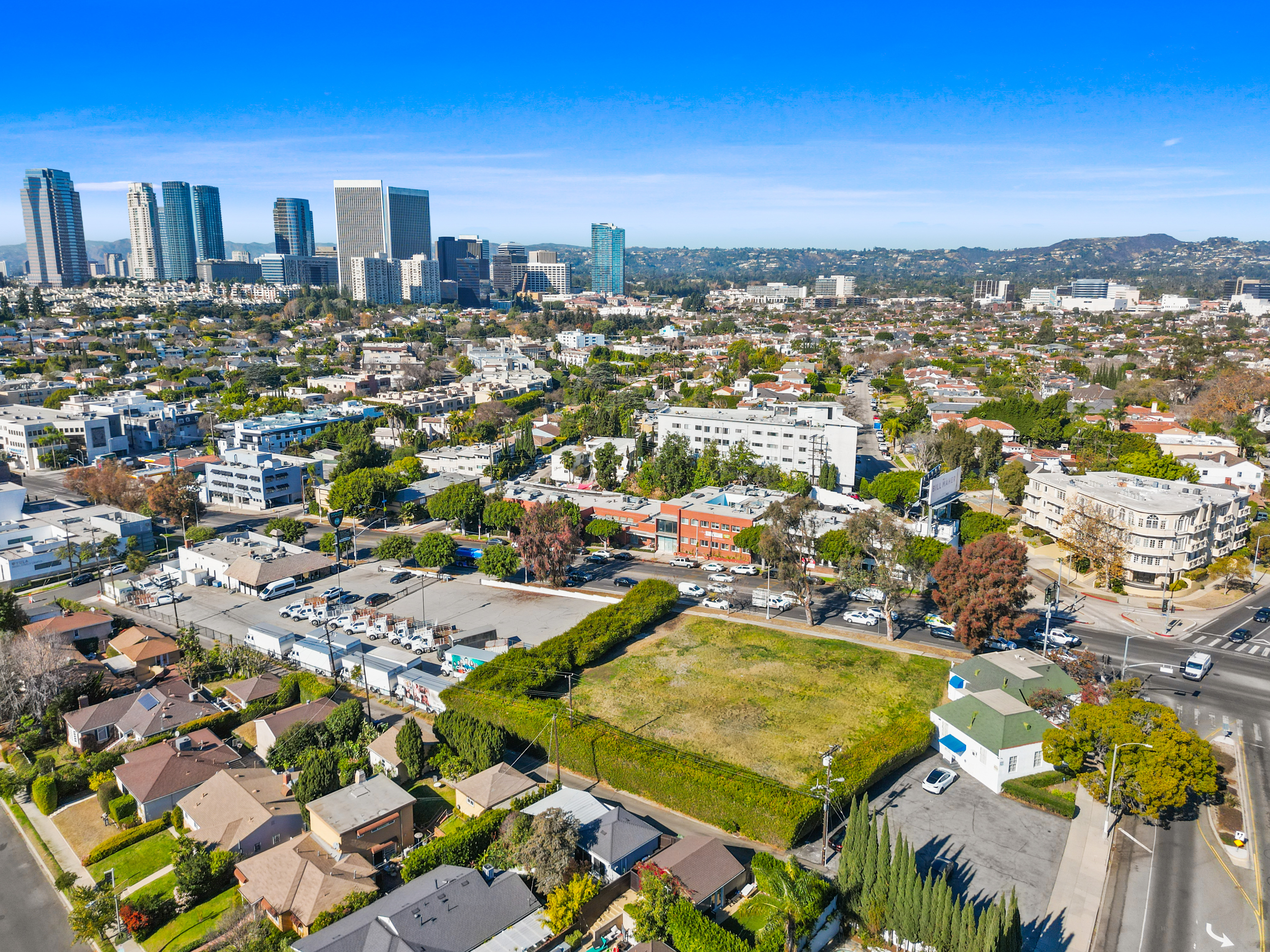 Vacant Los Angeles lot sells in one of area’s priciest land deals